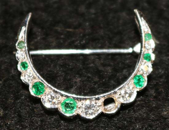 18ct white gold, emerald and diamond brooch